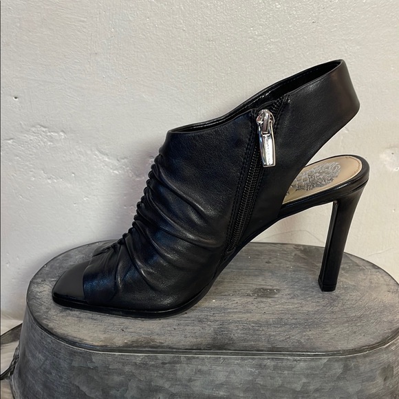 #0178 NWOT Vince Camuto Black Leather Slingback Ruched Open Toe Heels-6.5 - Picture 4 of 13